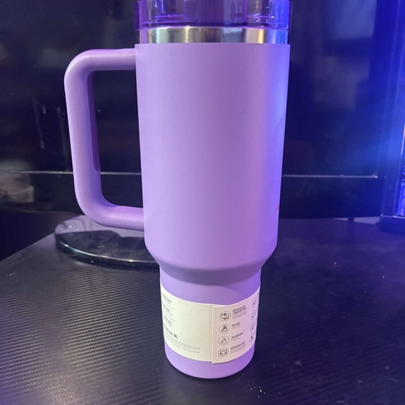 Olivia Rodrigo X Stanley Collab - Picture 4 of 9